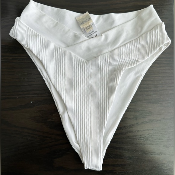 L*SPACE Court Bikini Bottom in White | XS - Picture 5 of 7